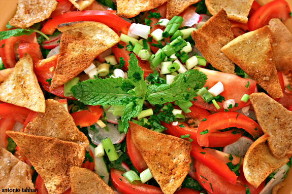 Fattoush salad (فتوش)